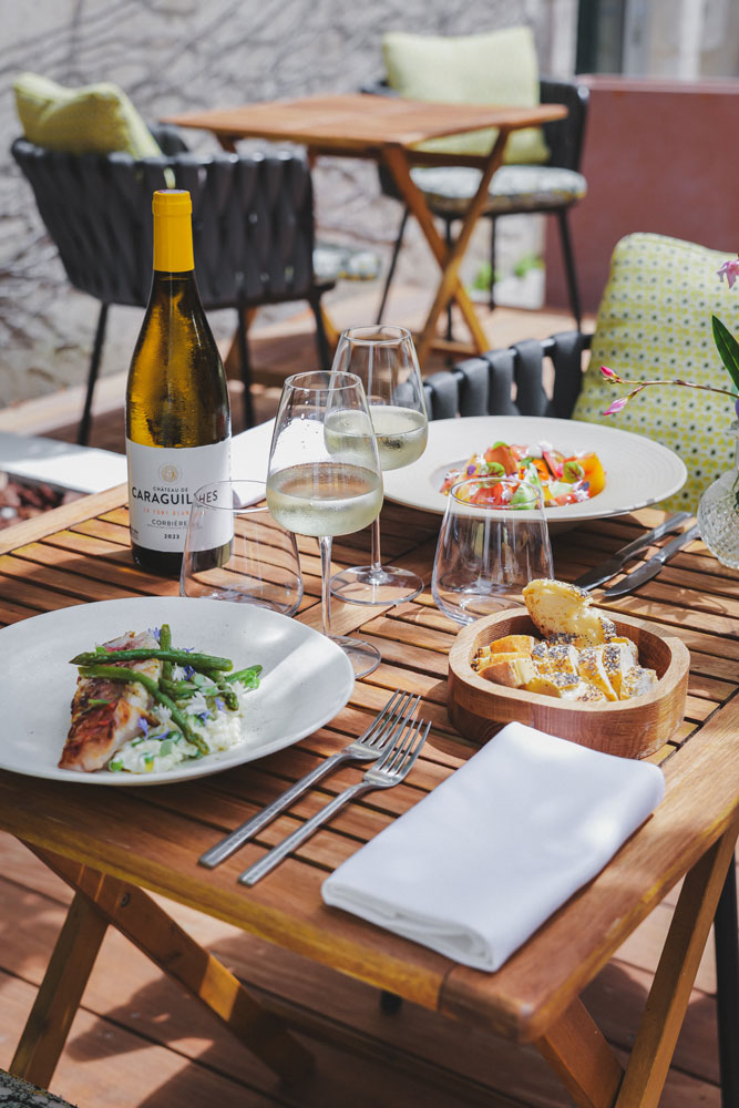 table_terrasse_menu_tour_piscine_2024_restaurant_arco_juillet