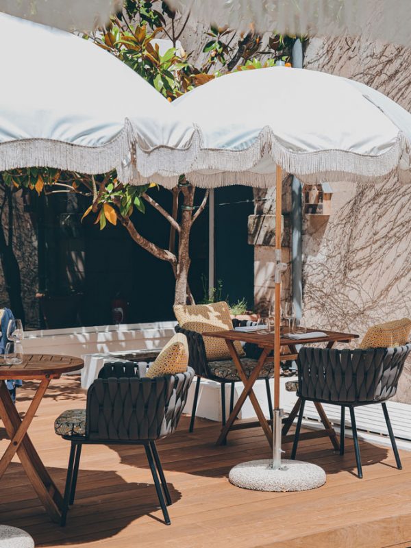 Terrasse extérieur restaurant arco.